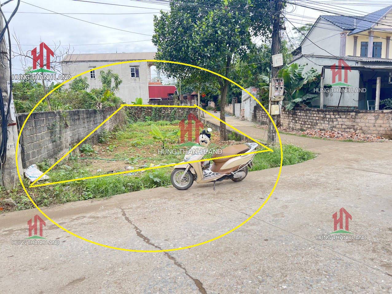 Hình ảnh Gia đình cần thanh khoản thửa đất tại Thủy Xuân Tiên lô góc rộng 130m2